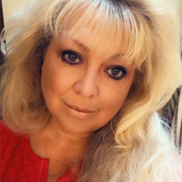 Meet your Posher, Ruth - Picture 2 of 4